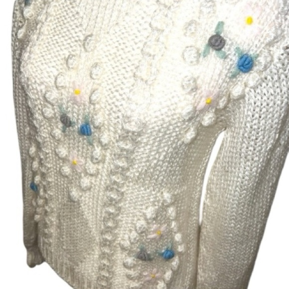 Lady Van Heusen Chunky Bobble Stitch Embroidered Floral Cottagecore Sweater VTG - Picture 9 of 17